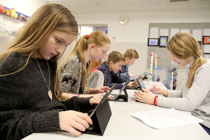 Elever på nettbrett