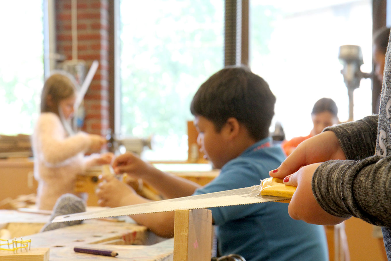 Elever i kunst og håndverk